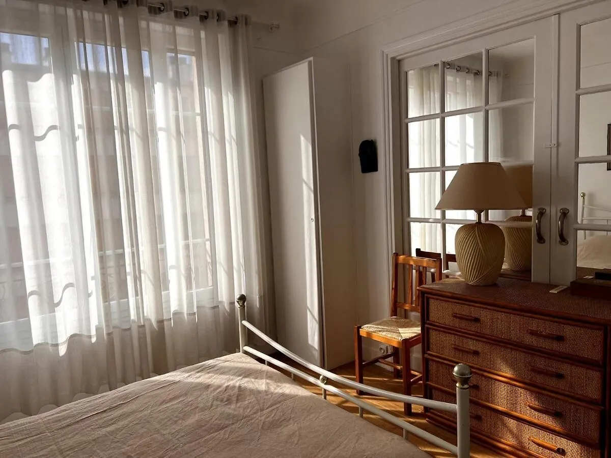 One Bedroom Apartment In Cannes Center A Few Steps From The Croisette And The Martinez Hotel - 2032
