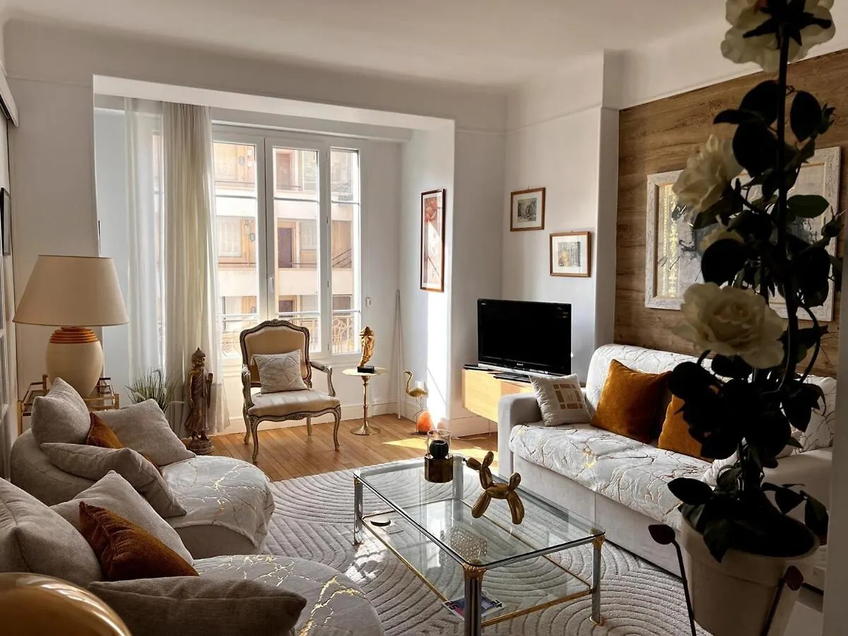 One Bedroom Apartment In Cannes Center A Few Steps From The Croisette And The Martinez Hotel - 2032 France