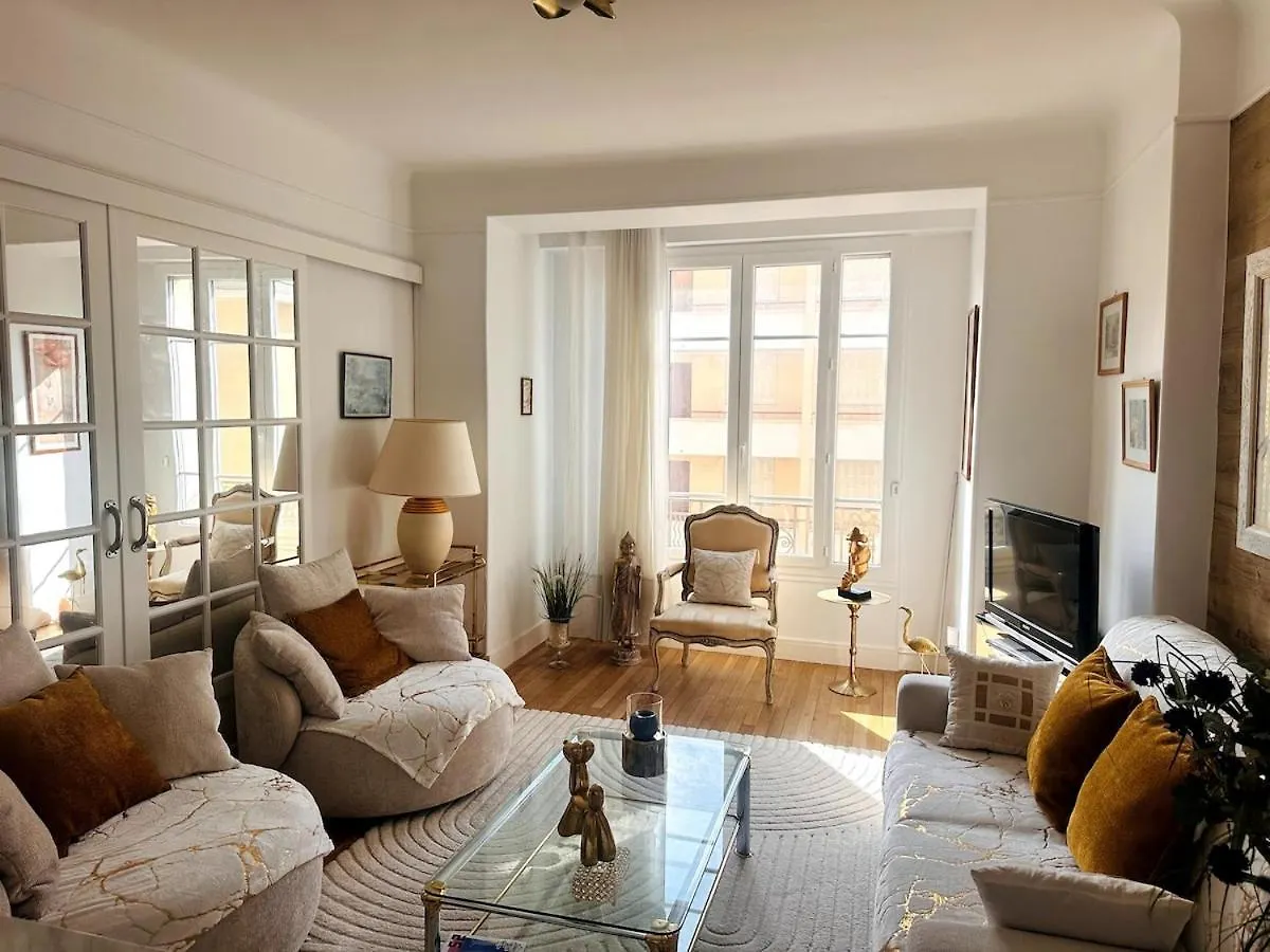 One Bedroom Apartment In Cannes Center A Few Steps From The Croisette And The Martinez Hotel - 2032 0*,