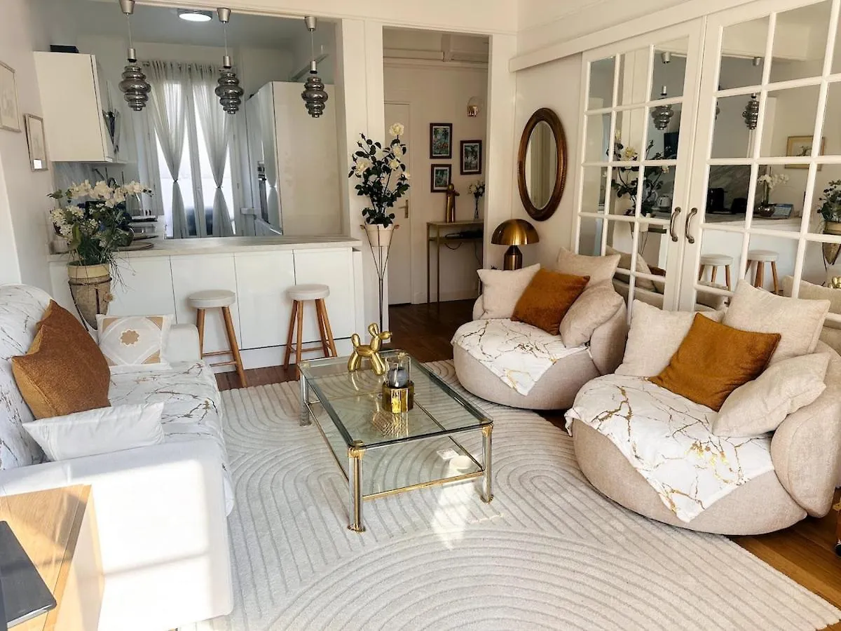 One Bedroom Apartment In Cannes Center A Few Steps From The Croisette And The Martinez Hotel - 2032 0*,  Frankrike